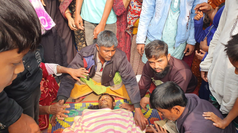নাটোরের গুরুদাসপুরে ইজিবাইক,অটোভ্যান ও ট্রলির সংঘর্ষে দুইজন 