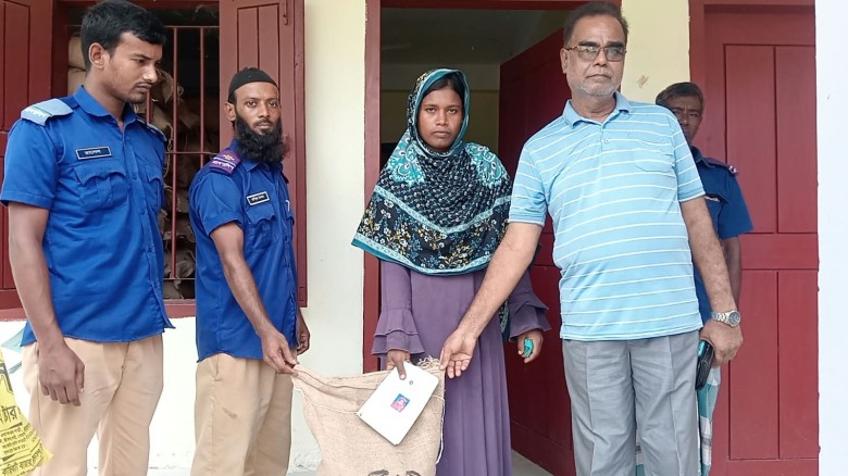 মশিন্দা ইউনিয়নে ৪২৩ জনের মাঝে ভিডব্লিউবি চাল বিতরণ