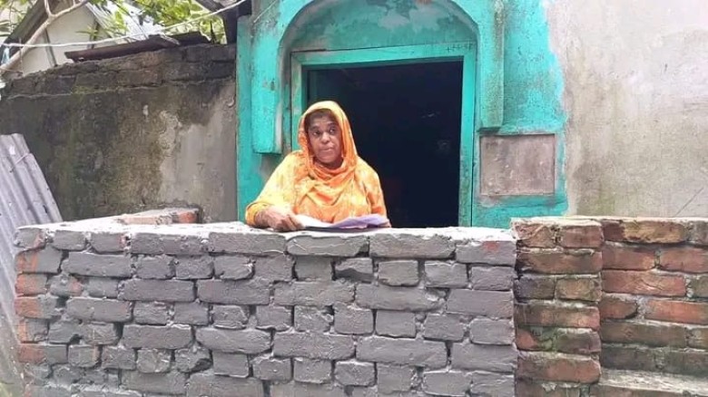 রাজৈরে বিজ্ঞ আদালতের ১৪৪ ধারা দরজার সামনে দেওয়াল নির্মাণ, অব