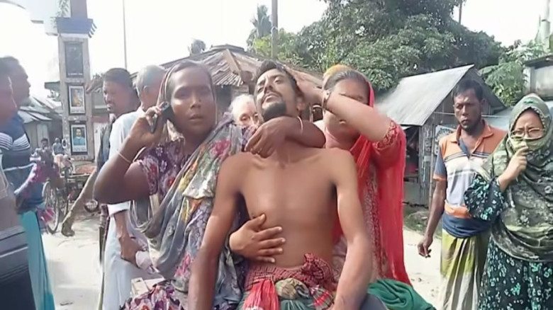 নড়াইলের কালিয়ায় পূর্বের হত্যার জেরে  দুইপক্ষের সংঘর্ষে ১১জন 