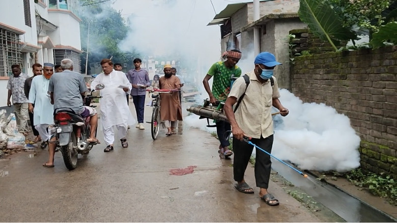 ডেঙ্গু প্রতিরোধে চাঁপাইনবাবগঞ্জ পৌরসভায় বিশেষ পরিচ্ছন্নতা ও 