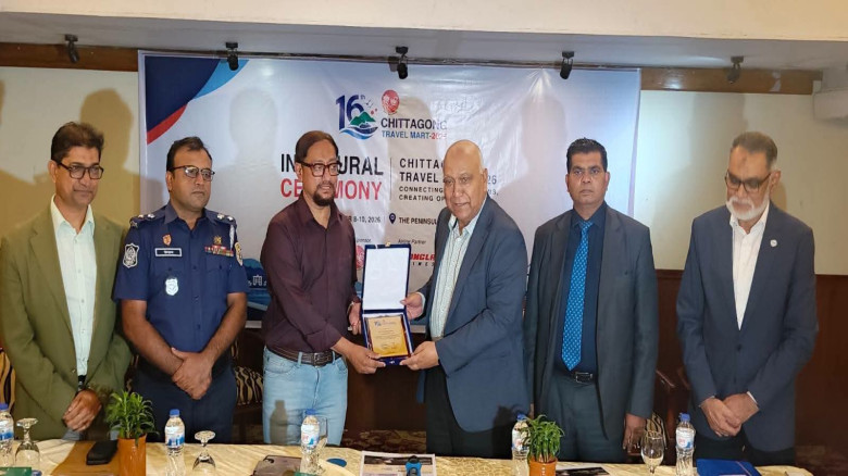 চট্টগ্রামকে দেশের প্রধান পর্যটন হাব হিসেবে গড়ে তুলতে চাই: মে