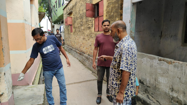 হুজরাপুর উৎসব ক্লাবের উদ্যোগে ডেঙ্গু প্রতিরোধে মশক নিধন কার্