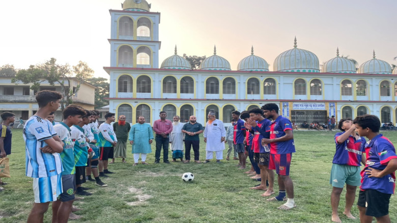 সরিষাবাড়ীতে ঘরোয়া ফুটবল টুর্নামেন্টের  উদ্বোধন