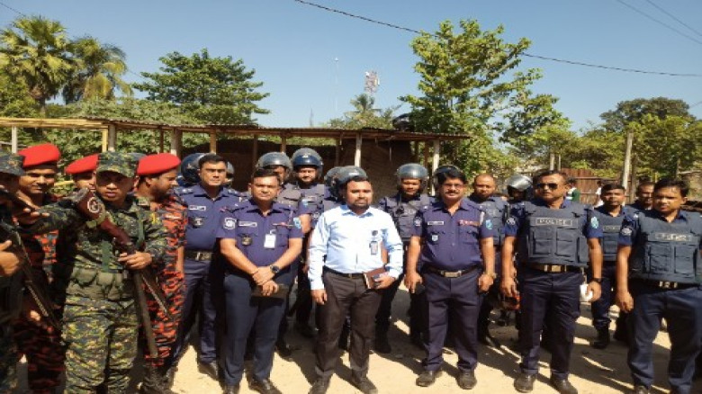 বীরগঞ্জে ঐতিহ্যবাহী ডাক্তারখানা মাঠে উচ্ছেদ অভিযান, সরানো হচ
